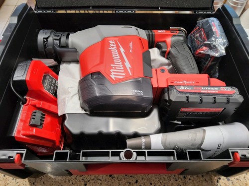 MILWAUKEE M18 FUEL FHAFOH16-302X 16MM SDS+ HAMMER DRILL WITH INTEGRATED DUST EXT - Picture 8 of 10
