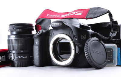 Canon EOS 60D Digital SLR Body + EF-S 18-55mm Lens Kitfrom Japan Near Mint