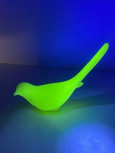 🔥 Vintage Fenton Art Uranium Satin Custard Glass Long Tail Quail Bird Green!