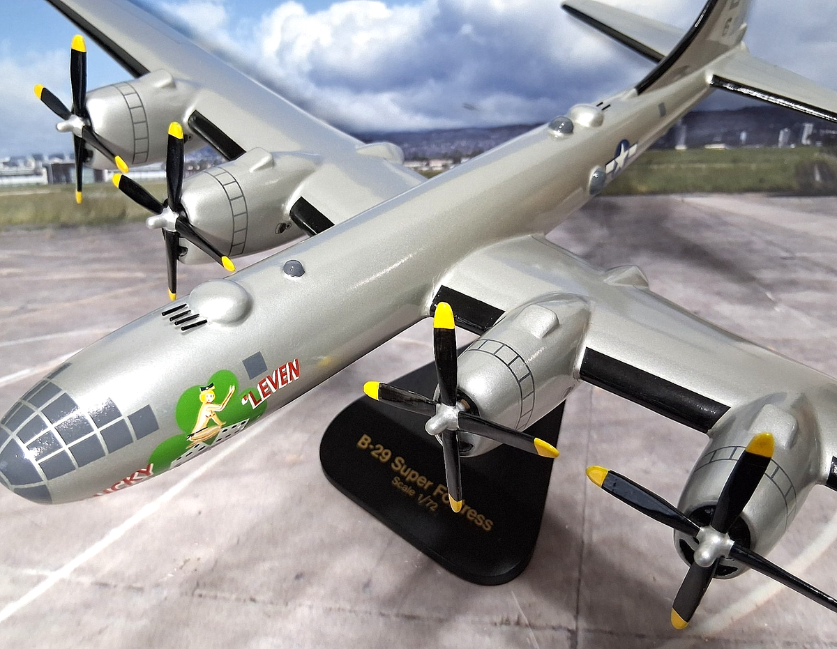 BOEING Bー29A SUPERFORTRESS 1/72スケール Boeing B-29 Superfortress 