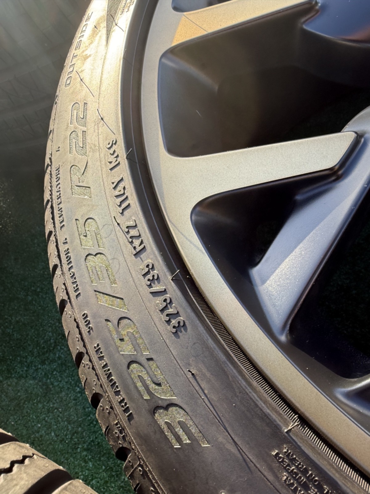 Aston Martin DBX 707 Wheels Tires Stock Factory OEM Pirelli 22"  Rims 770 Set
