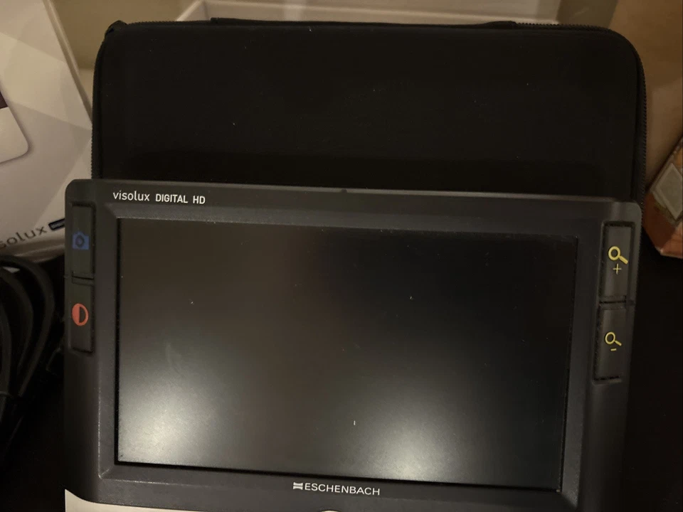 Lupa digital Eschenbach Visolux con problemas de visión Foto 3 de 4