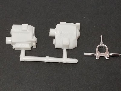 Kenworth W-925 SPICER AUXILIARY TRANSMISSION & BRACKET from AMT 1:25 Model Kit