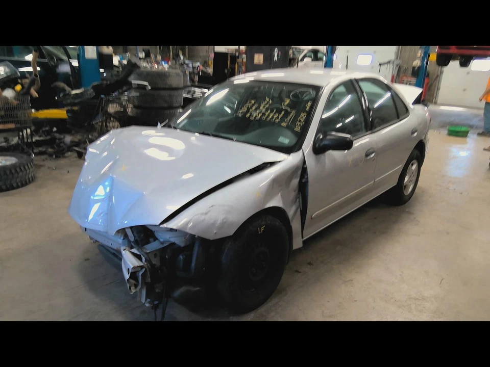 Used Brake Master Cylinder fits: 2003 Chevrolet Cavalier Grade A - Image 3 of 4