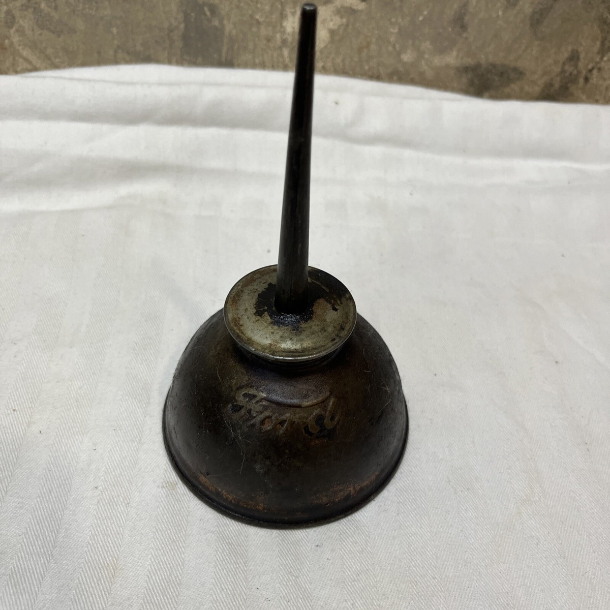Antique Embossed FORD & E Script Thumb Model T Oiler Oil Can Tin