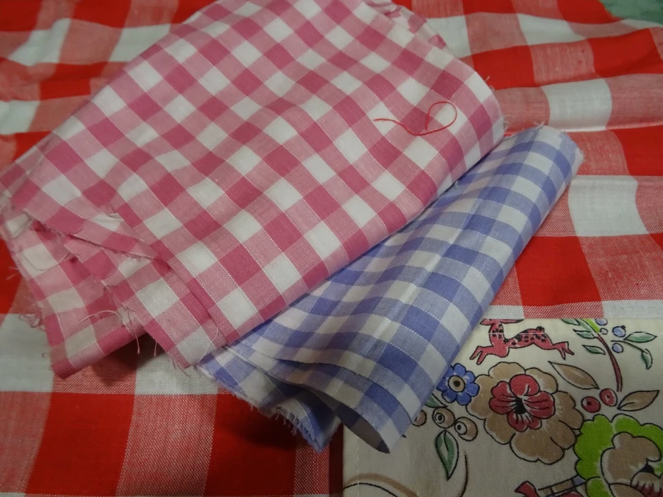 lot  ==coton carreaux rouges /bleus et carré tissus tres ancien belle impression - Photo 3/4