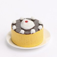 Dollhouse Miniature Cake 6 Pieces