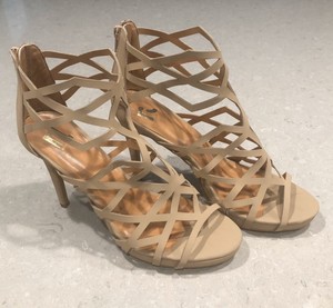 report strappy sandals
