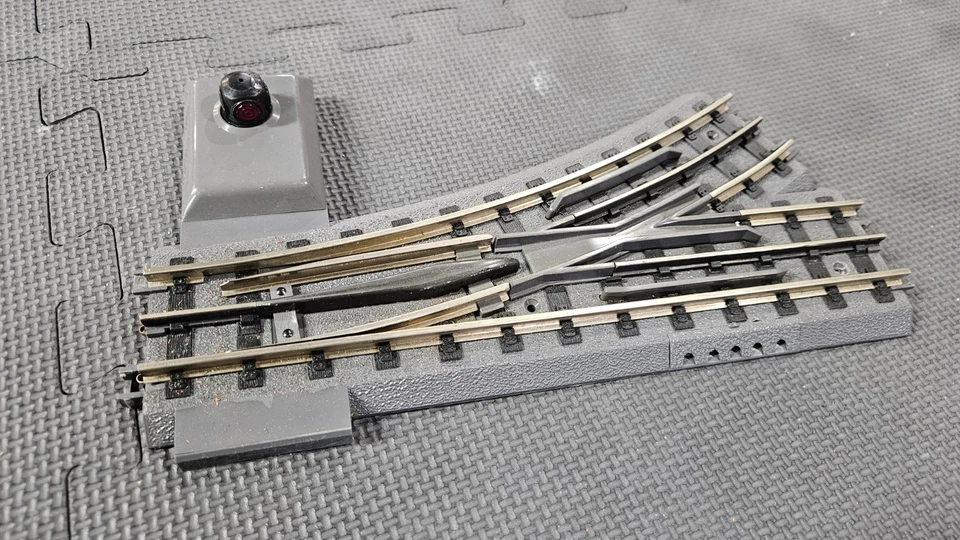 MTH 40-1044 RealTrax O-42 Nickel Silver Left Hand Remote Switch Turnout - Image 3 of 4