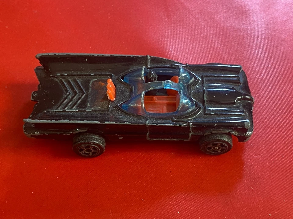 CORGI TOYS JUNIORS Modellino Auto BATMOBILE BATMAN DC COMICS (1976) Metallo 1:64 - Immagine 2 di 4