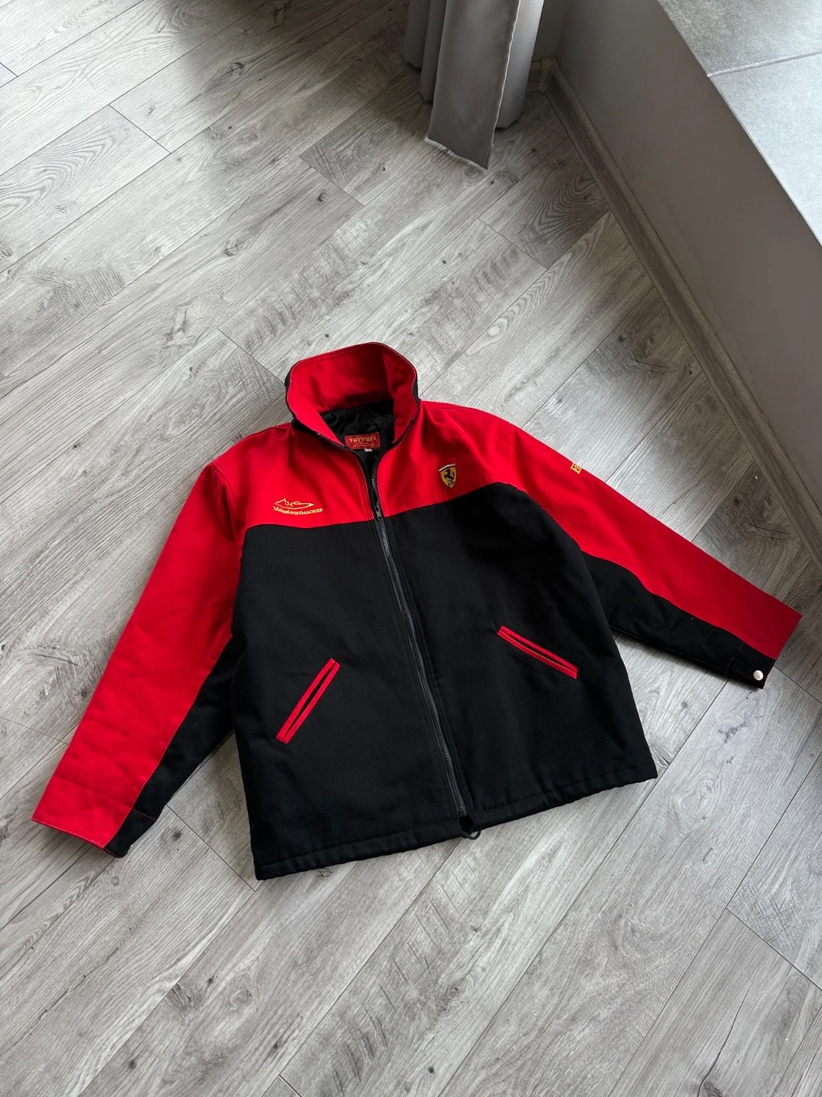 Ferarri vintage logo Racing warm zip up jacket Size: S