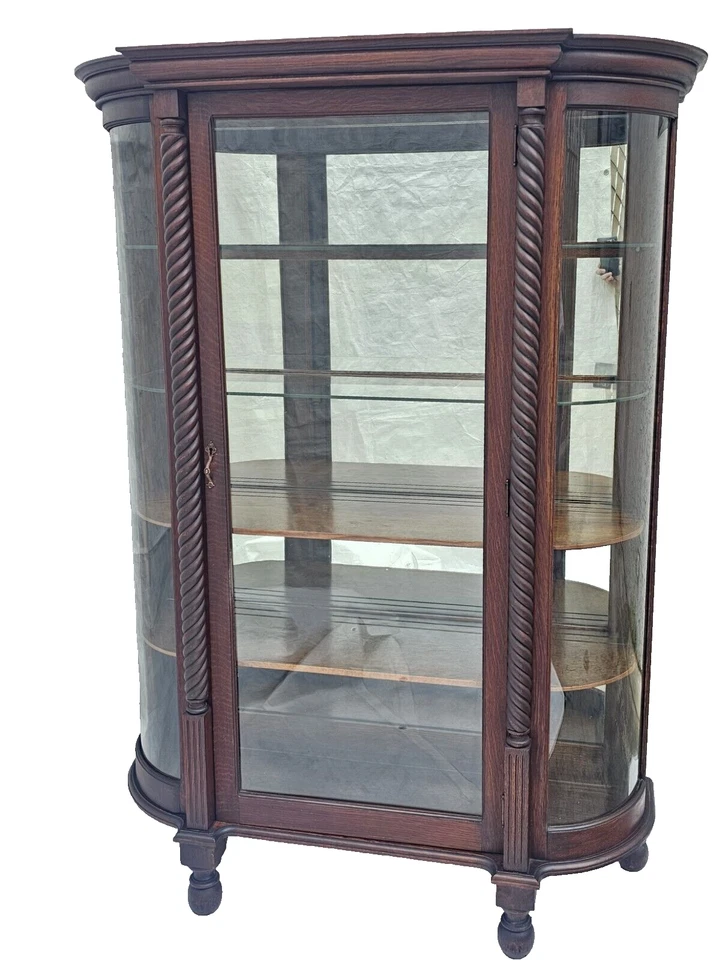 Дубовый изогнутый стеклянный фарфоровый шкаф испанского возрождения с ячменными витыми колоннами 1910 - Изображение 2 из 4