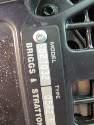 Briggs & Stratton Four-Cycle Engines - Model 021032 - Picture 8 of 11