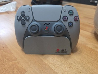 PS5 Controller Stand / Halterung   30th Anniversary Design | Neu