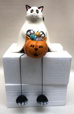 Cat Ghost Trick or Treater Shelf Sitter With Pumpkin Treat Bucket 2002 FIGI