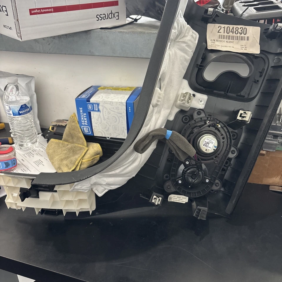 Lincoln Navigator LH trasero cuarto superior D pilar moldura JL7B78280C47 18-21 Foto 4 de 4