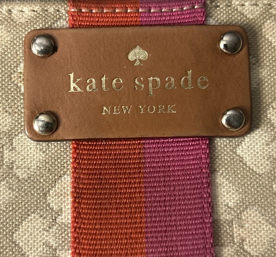 Kate Spade Neda Signature Classic Dot Noel Beige Pink Red Zip Around Wallet - Image 2 of 4