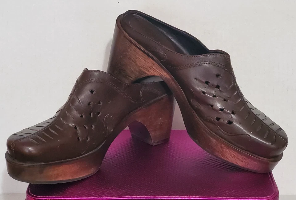 The Wild Pair Vintage Perforated Leather & Wooden Platform Clogs Brown 8M - Image 3 of 4