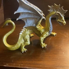 GOLDEN DRAGON SAFARI LTD 2013 DRAGON COLLECTIBLE FIGURE 