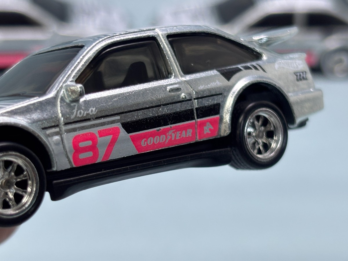 Hotwheels Factory Custom FC Super Treasure Hunt STH Ford Sierra