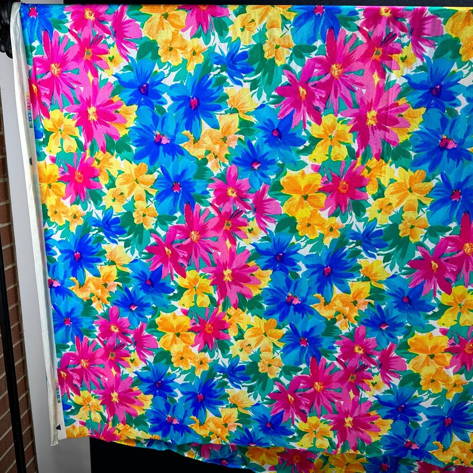 Vintage Woven Fabric Material Floral Groovy RETRO Flower Power