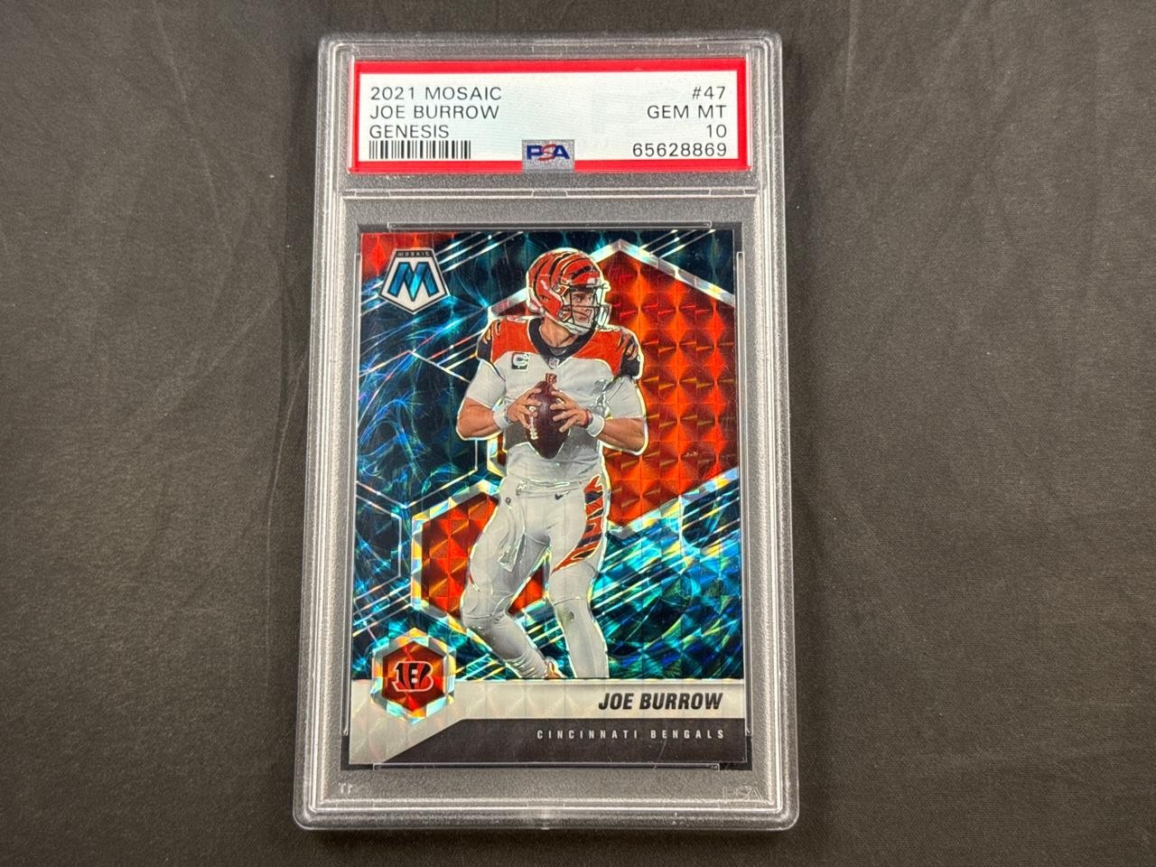 2021 PANINI MOSAIC JOE BURROW #47 GENESIS PRIZMS SP BENGALS PSA 10 GEM MT