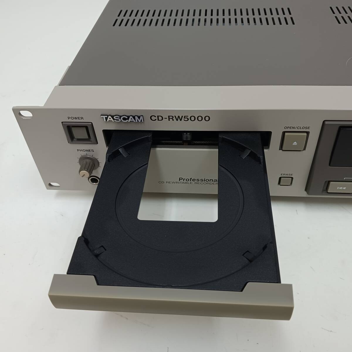 CD-RW5000 プロフェッショナルCDレコーダー TASCAM CD-RW5000 Professional CD Recorder with Remote Control