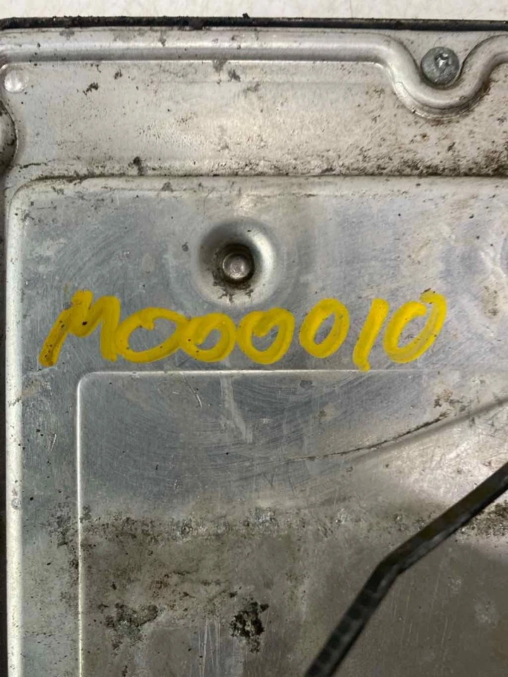 Módulo de control del motor usado (ECM) se adapta a: camioneta Chevrolet Silverado 3500 2006 Elec Foto 2 de 4