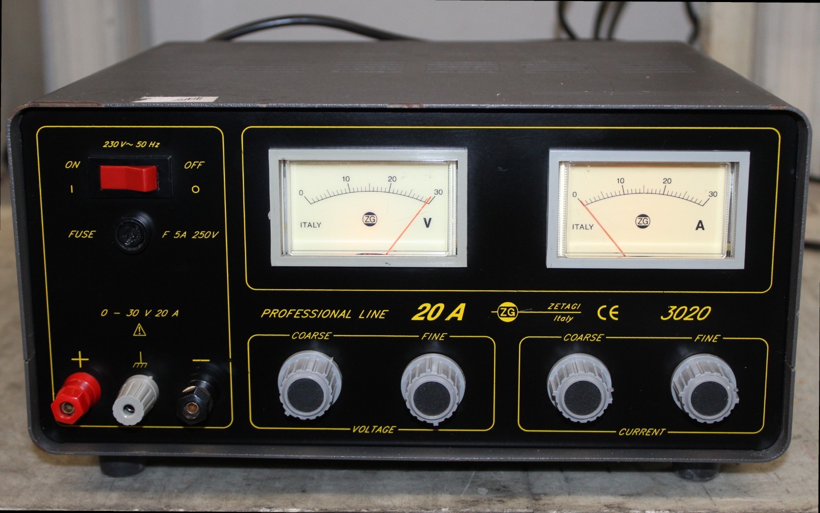 Zetagi 3020 alimentatore lineare