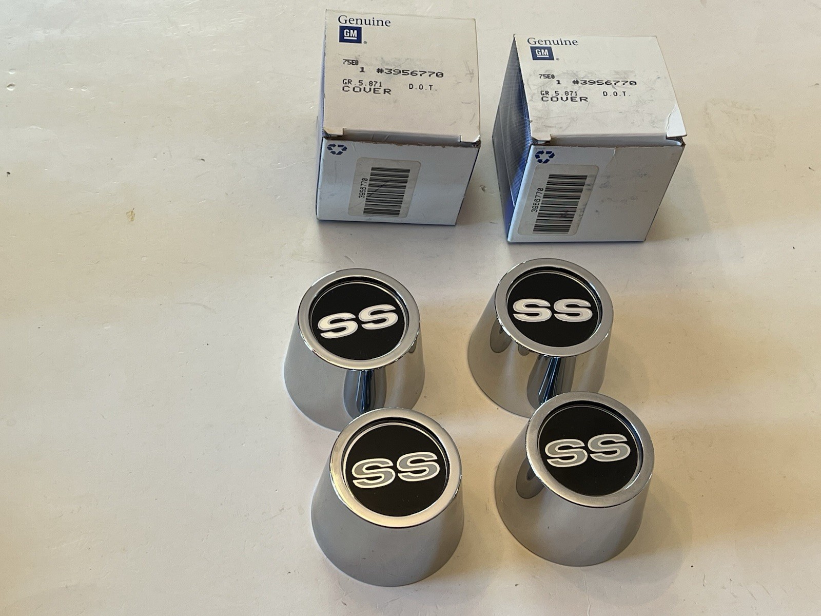 4 Nos gm SS Wheel Center Caps 396 BB Camaro Chevelle Nova EL Camino gm#3956770