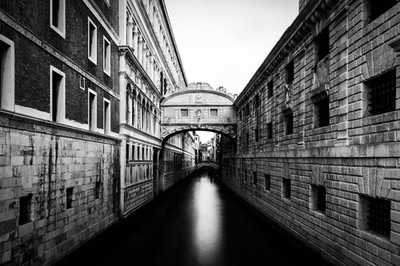 Bridge of Sighs Venice Italy Black and White B&W Photo Art Print Poster 18x12