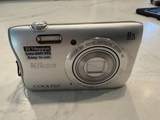 Nikon COOLPIX S3700 Digital Camera with 8x Optical Zoom Charger Battery Include