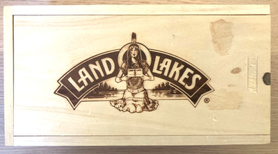 Land O'Lakes Small Wooden Box 8 x 4.25 x 3