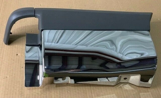 SE ADAPTA A FORD EXPLORER 1999-2001 MOLDURA XL2Z7829038BAA - NUEVO OEM XL2Z7829038BAA Foto 2 de 4