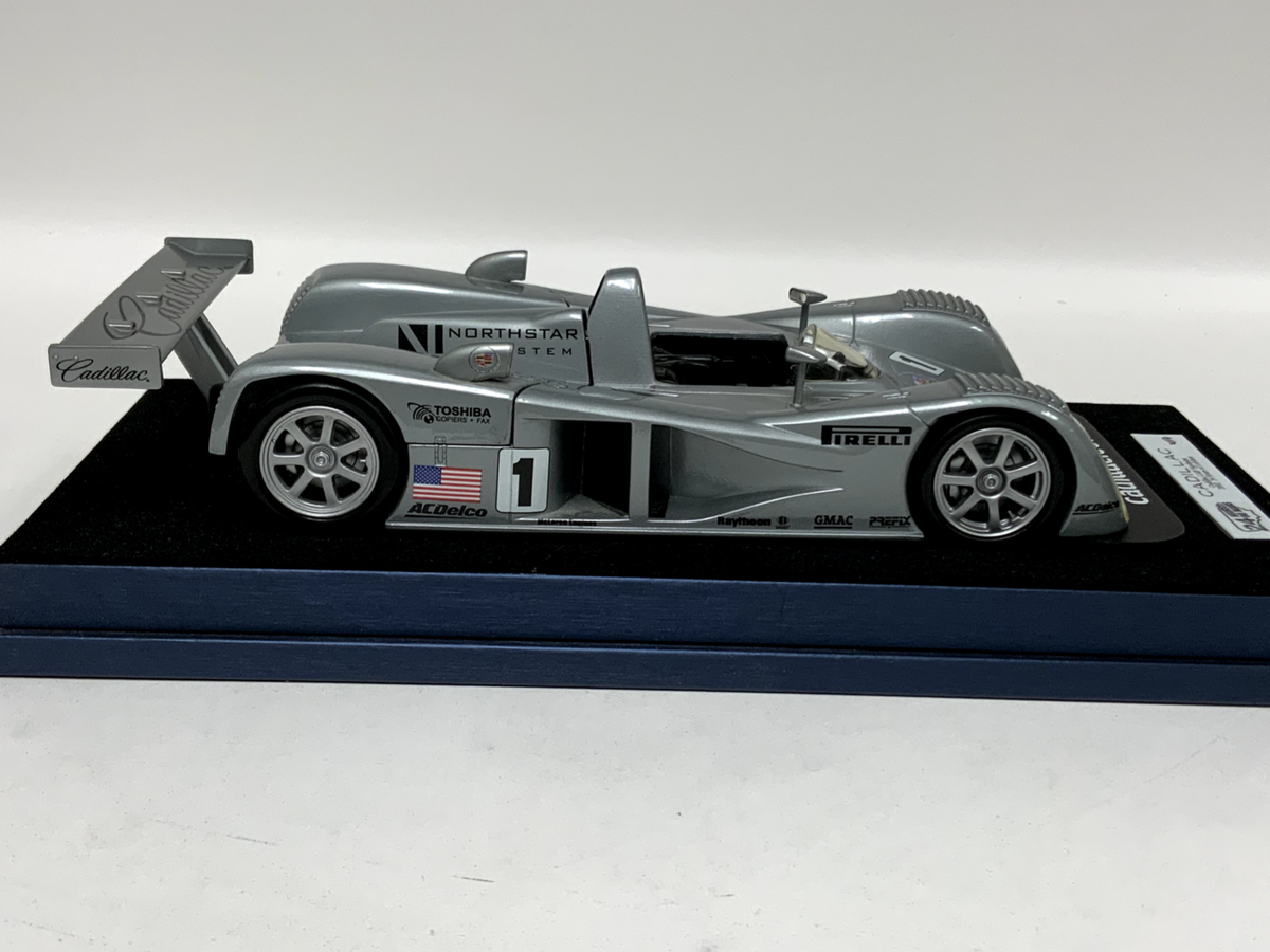 1/18 Hot Wheels Cadillac LMP Northstar 2002 Le Mans car #1