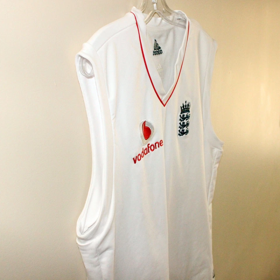 mint Adidas ENGLAND 2008 Cricket Sleeveless Vest not jersey shirt Vodafone - Image 2 of 4
