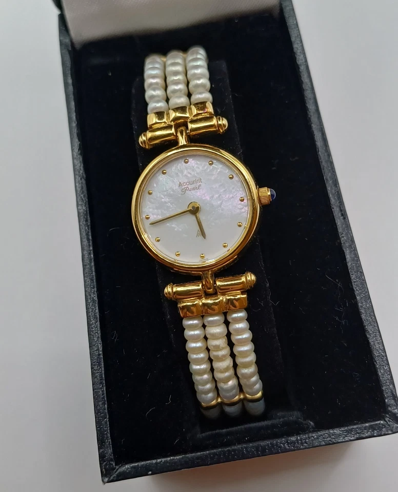Vintage Accurist Mother of Pearl Ladies Cocktail Wristwatch Gold Plated Boxed - Image 2 of 4
