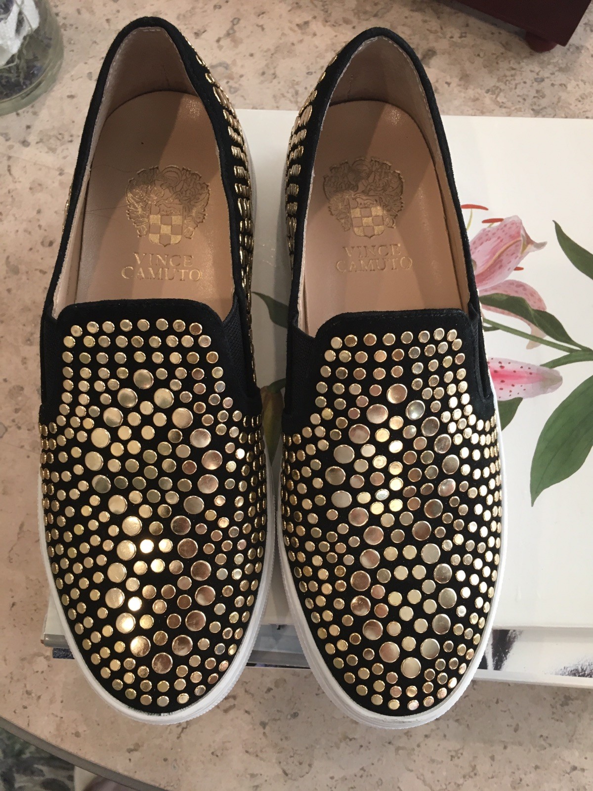 Vince Camuto Kindra Talla 6 1 2 oro Clavos De Cuero Negro Resbalón en Zapatillas Zapatos Vince Camuto Kindra Talla 6 1 2 oro Clavos Clavos Clavos De Cuero Negro Resbalón en Zapatillas Zapatos tienda de ventas outlet