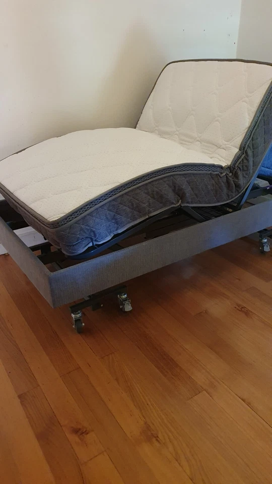 electric hospital HI LO bed - image 4 of 4