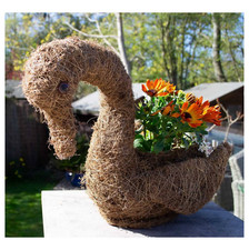  Unique Design Decorative Rattan Duck Shape Planter Indoor Outdoor Flower Pot