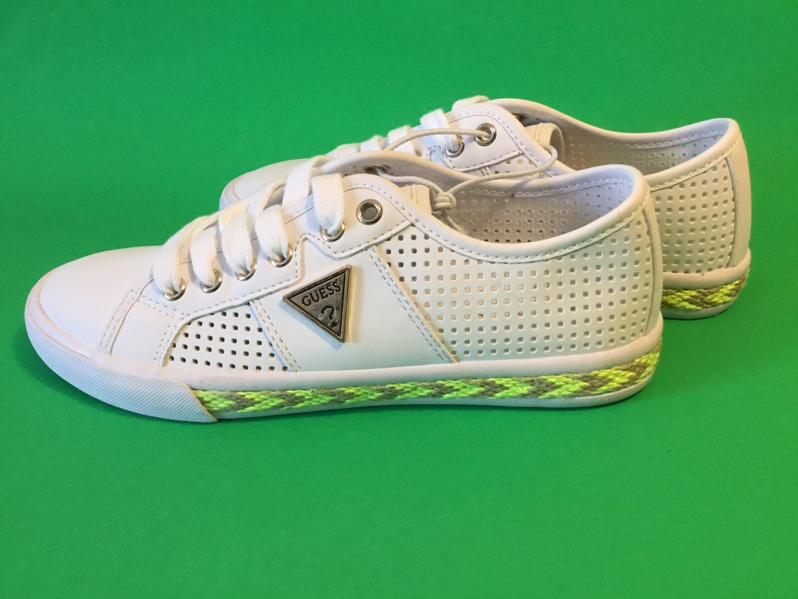 guess tennis shoes for women