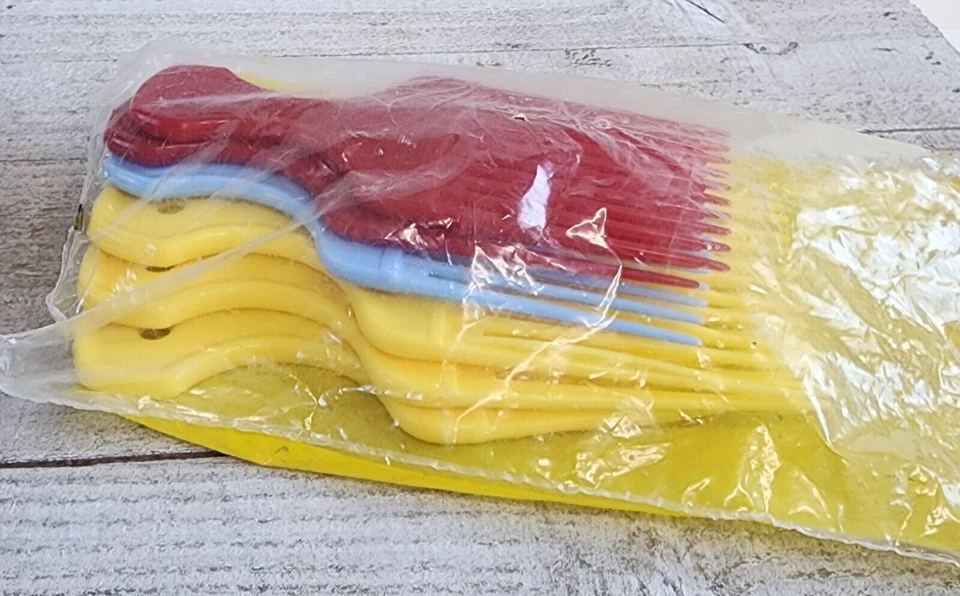 Juego de 6 peines vintage NOS Options Pic-Pack 3 grandes amarillos 2 pequeños rojos 1 azul Foto 2 de 4