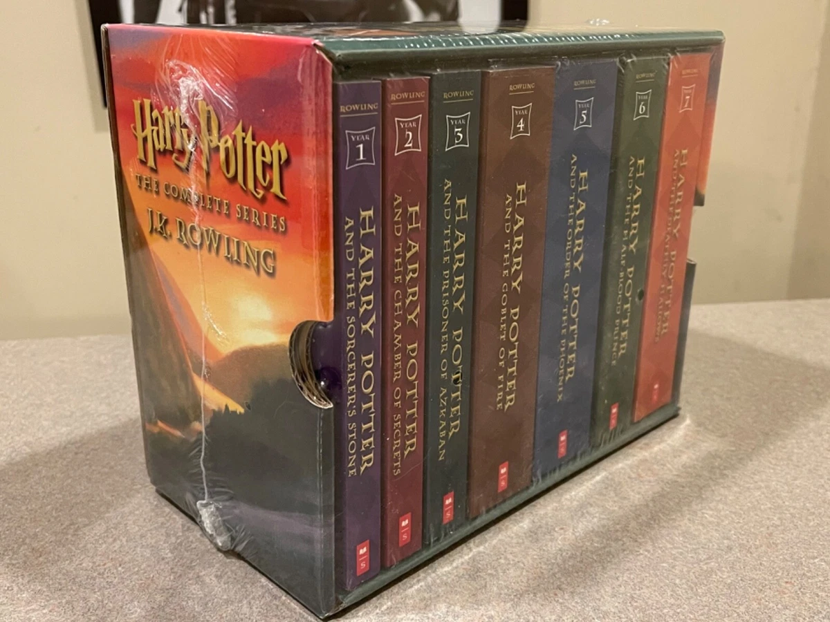 Harry Potter: Harry Potter Paperback Boxed Set: Books 1-7 (Paperback)