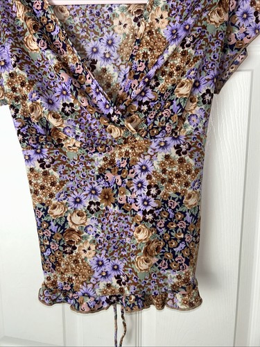 Vintage Babydoll Bluse Junior L lila Blumen Fee launisch Femme Rüschensaum - Bild 3 von 5