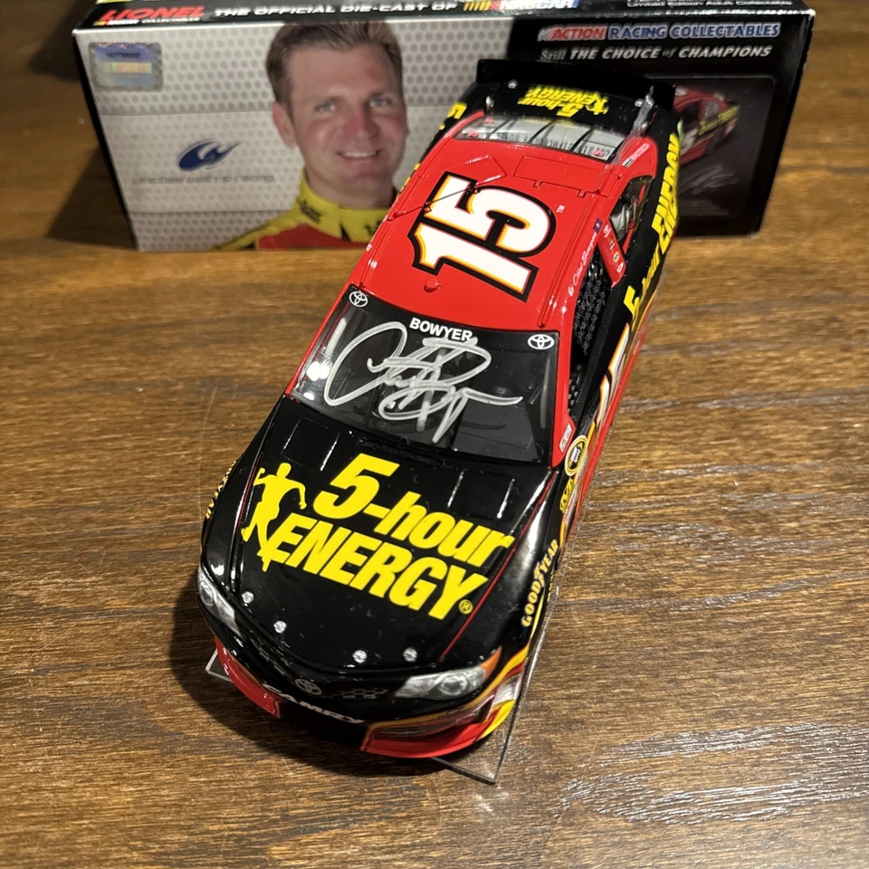 Clint Bowyer Autografiado 2013 5 Hour Energy 1/24 Foto 2 de 4