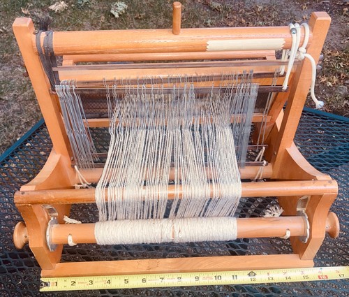 Payton? Maple wood Tabletop Loom 16" x 16" Footprint