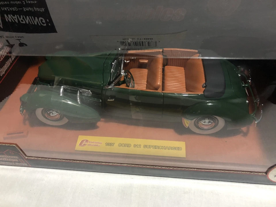 1937 CORD 812 Supercharged Diecast 1/18 Limited Edition Charlestown Collectibles - Image 2 of 4