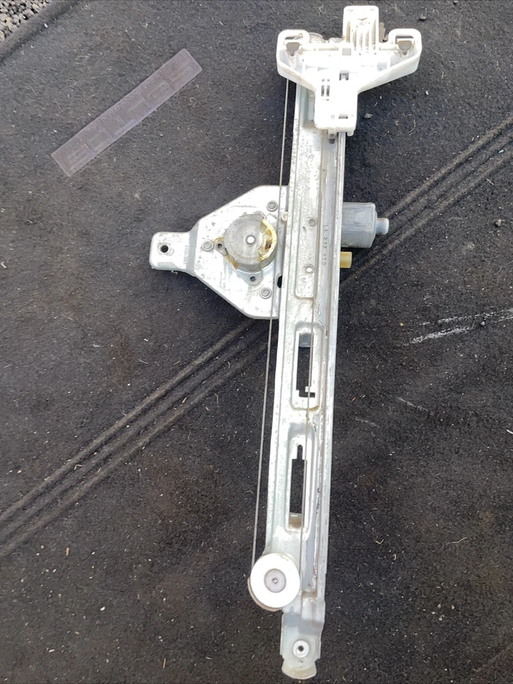 Jeep Compass 2007-2017 puerta regulador ventana eléctrica con motor trasero izquierdo LH OEM Foto 3 de 4