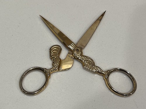Vintage Mundia Italy gold tone 3 3/4” Rooster Bird embroidery sewing scissors - Picture 7 of 9