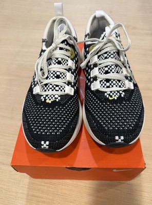 Nike React Escape RN Flyknit Black Sail Gold Athletic Shoes DC4269-002 Sneakers